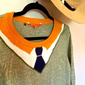 Cute quirky sweater with tie detail